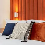 The Snug Townhouse Hotel