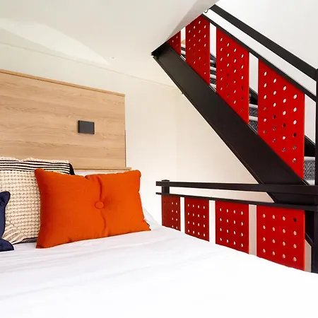 The Snug Townhouse Hotel