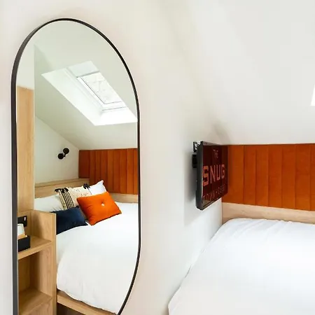 Отель The Snug Townhouse 3*