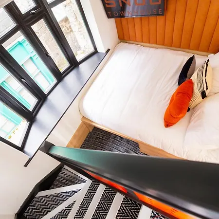 The Snug Townhouse Отель 3*