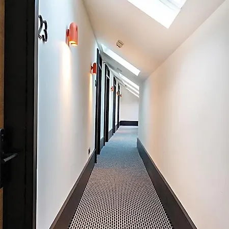 The Snug Townhouse 3*