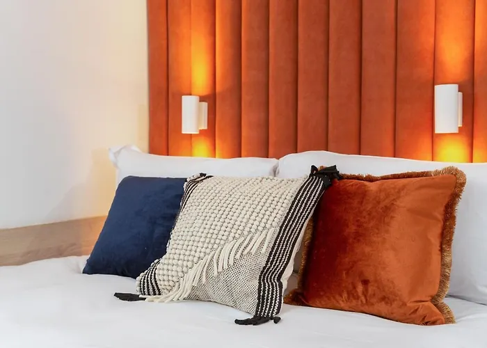 The Snug Townhouse Hotel