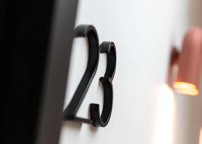 The Snug Townhouse 3*