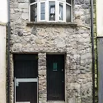The Snug Townhouse