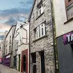 فندق The Snug Townhouse 3*