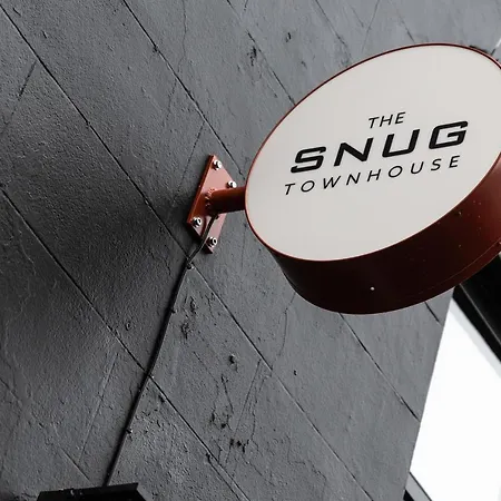 The Snug Townhouse 3*
