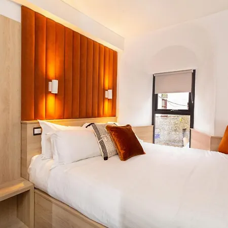 The Snug Townhouse 3*